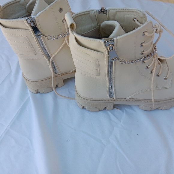 Shoes - Picture 3 of 7